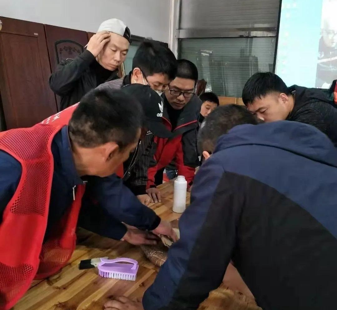 修复皮衣店_皮衣翻新技术视频_皮衣修复翻新培训